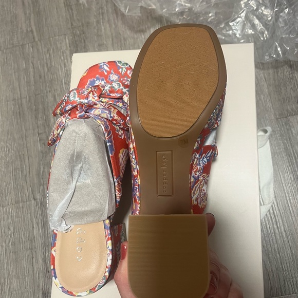 Floral Sandals - Picture 3 of 4